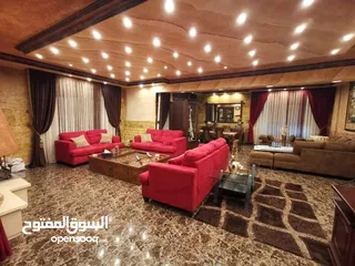  8 من المالك مباشره - الفحيص - روف اربع غرف ماستر مع طله بانوراميه