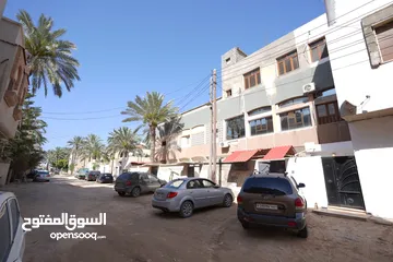  3 منزل للبيع في سوق الجمعه