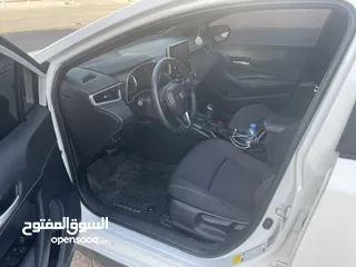  5 Toyota Corolla Hatchback 2022 black edition