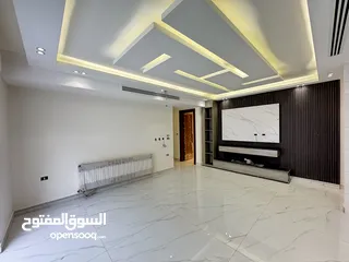  20 شقة شبه ارضي مساحة 200م وحديقة 250م مميزة للبيع بخلدا بسعر مميز تشطيبات مميزة (مشروع 111)