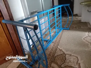  4 تخت شبه جديد