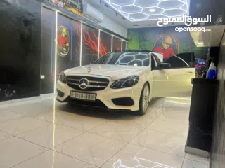  2 Mercedes E200