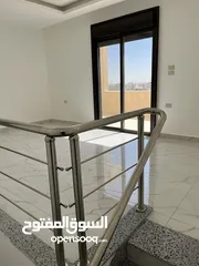  24 شقة طابق اخير مع روف/ مساحة 205م/ شفا بدران/ ترس واسع و مطل على شارعين/ صرف صحي واصل