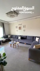  1 كنب 12مقعد  براحه اسفنج وخشب مرتب تقريبا جديد