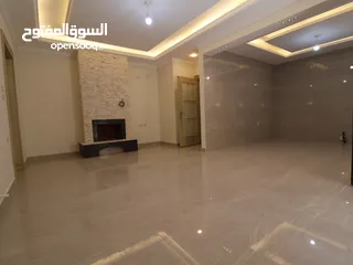  16 شقة شبه أرضي مساحة (190م) داخلي (100م) خارجي للبيع في أرقى مناطق ام حجير شفا بدران