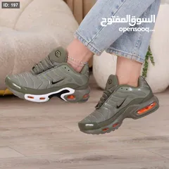  11 موديل  Nike T الجديد الحصري  طبي  كوالتي  36-41 التواصل خاص التوصيل لكافة المناطق الضفة