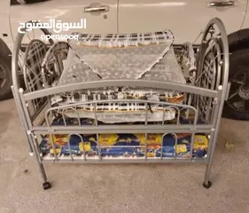  4 سرير / تخت بيبي عدد 2 بحالة شبه وكالة