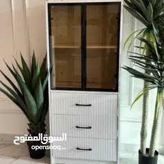  4 خزانة العرض الفاخرة – ترتيب + فخامة + أناقة بقطعة وحدة