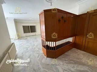  1 شقة فارغة - الرابية - 3نوم - 200م -