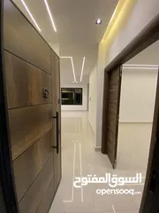  2 شقق فاخرة 240 متر و 200 متر 4 نوم و 3 نوم بتشطيب فاخر وبسعر مميز في أجمل مناطق طريق المطار البنيات
