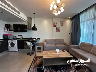  2 للايجار شقه راقيه مفروشه مع الكهرباء والانترنت فتح إلكتروني برج جديد  في الحوره وتشمل جميع الخدمات