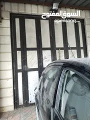  4 محل تجاري للبيع في مدينة حلحول على الشارع الرئيسي