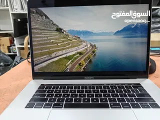  5 MacBook pro modle 1707 year2017 sdd 512 ram16 core i7 4gp