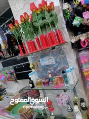  3 محل نثريات للبيع بسعر مغري جداً