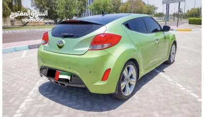  2 Hyundai Veloster 1.6