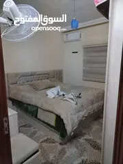  5 شقة أرضية للبيع في ابو نصير 240م مع مدخل مستقل وكراجين وتشطيبات فاخرة وفرش جديد بسعر مميز و اطلالة