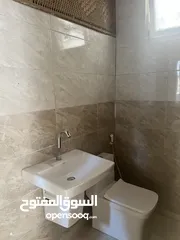  17 شقة ارضية للبيع
