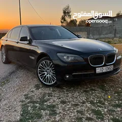  1 BMW 740Li.