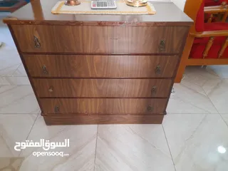  4 للجادين فقط يرجى التواصل على الرقم