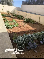  5 منزل شبه فيلا مساحته 150م طابق واحد مستقل حديث البناء قرب فلل الاندلسية طريق مادبا للايجارمن المالك