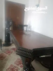  2 طاولة سفره كبيره بدون كراسي لون بني محروق