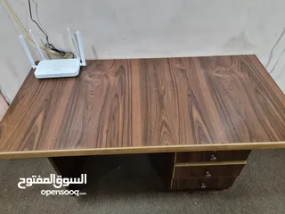  1 طاولة مكتب للبيع