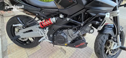  10 دراجة ابريليا 750 cc بحالة ممتازة 2016 ماشية 24000 فقط مالك ثاني صيانة دورية في الشركة 3200 دينار