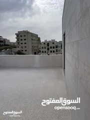 3 شقة طابق اخير مع روف