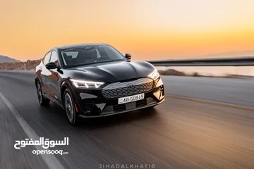  2 FORD MUSTANG MACH-E 4X PREMIUM 4X4  فورد موستنج الكهربائية بالكامل وارد امريكي مميزه جدا