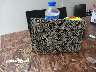  1 حقيبة يد مطرزه