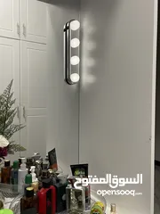  1 اضاءة LED للتسريحة او الكبت