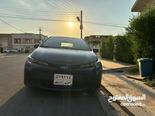  2 Toyota Corolla Hatchback SE 2019