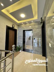  4 شقة مميزة طابق اول مساحة 214 م بتشطيبات مميزة باجمل مناطق رجم عميش مع بلكونات بنظام ترسات