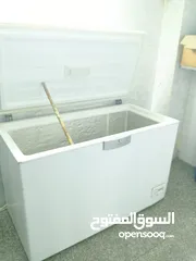 11 عدة مطعم متنوعة بحالة ممتازة للبيع المستعجل