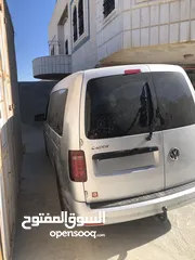  3 كادي شاصي طويل ماتور 2000 اوتوماتيك  بحالة ممتازه للبيع او للبدل على باص تجاري