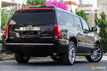  4 Cadillac Escalade Xl 2012 Platinum   السيارة مميزة جدا و قطعت مسافة 144,000 كيلو متر