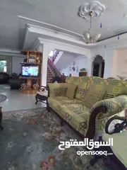  12 فيلا للبيع في الصويفية - REF : 12169