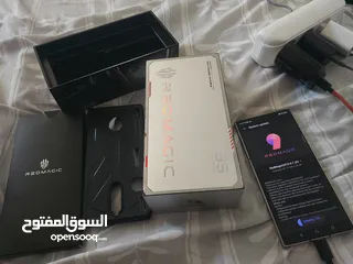  2 ZTE nubia red magic 8s pro