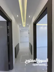  8 طابق او او ثاني خلف جامعة البتراء البنيات تشطيب حديث