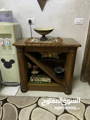  2 خزانه ديكور لون جوز حديثة الموديل وتصلح لتلفزيون