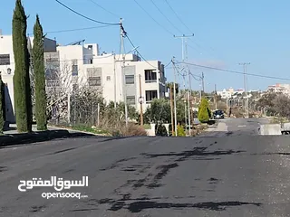  7 ارض مميزة 700 متر في ابو نعير ذات اطلاه عاليه على مسجد الحدائق وابراج السادس تبعد عن دوار الشعب 10د