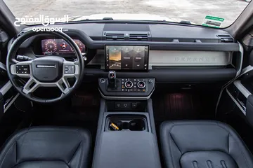  28 Land Rover Defender 2022 Gasoline Black edition