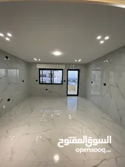  5 شقة فاخرة اخير مع روف دوبلكس 215 متر وتراس 100 متر مع اطلالة مفتوحة مميزة بسعر مميز جداا
