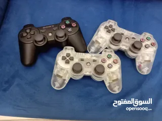  5 Ps3 with 3 controllers and 20 game with 55 omr