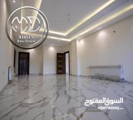  4 شقق ارضية و طوابق مكررة و أخير مع روف للبيع الرابية مساحات 200م مع تراسات و حدائق جديدة لم تسكن بأسع