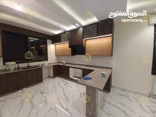  25 شقة جديدة - لم تسكن - خلدا - 3نوم 1ماستر - 200م - بلكونة بإطلالــــه مميزة - قرب الخدمات العامة -