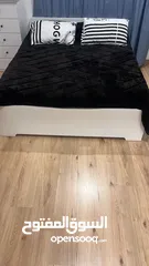  1 King bed 200x180