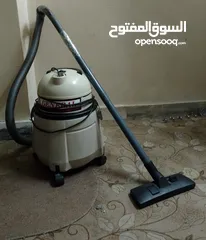  1 مكنسة كهربائية برميل مستعملة ( جنرال ) بحالة جيدة وشفطها منيح وشغالة .. على الفحص