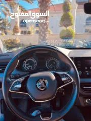  10 سياره سكودا كميك للبيع لون رمادي