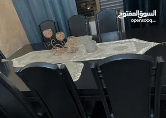  1 طاولة سفرة للبيع خشب زان 8 كراسي بحالة ممتازة